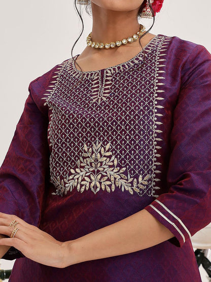 Dhiyona VA Women'sFloral Yoke Design Thread Work Kurta With Trousers & Dupatta