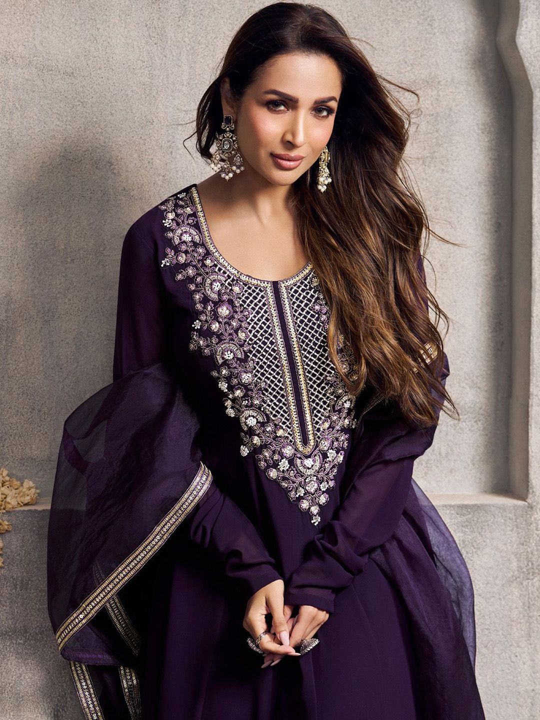 Dhiyona IN Women Floral Thread Embroidered Yoke Design Kurta Set with Dupatta