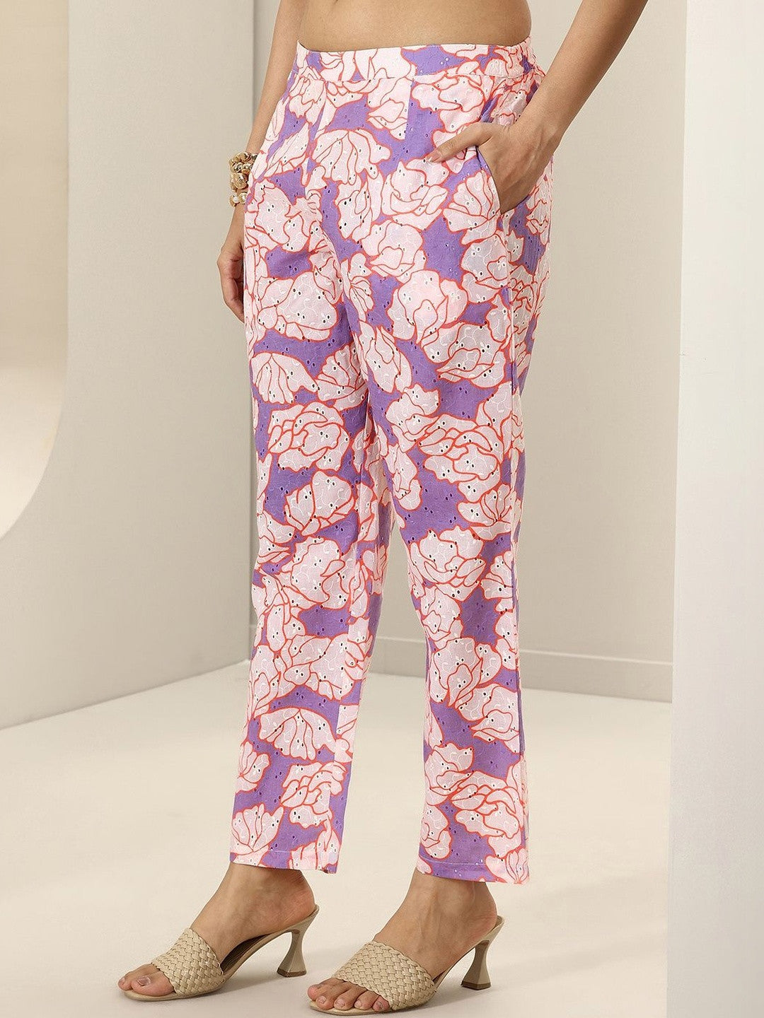 Women Floral Printed Regular Kurta with Trousers