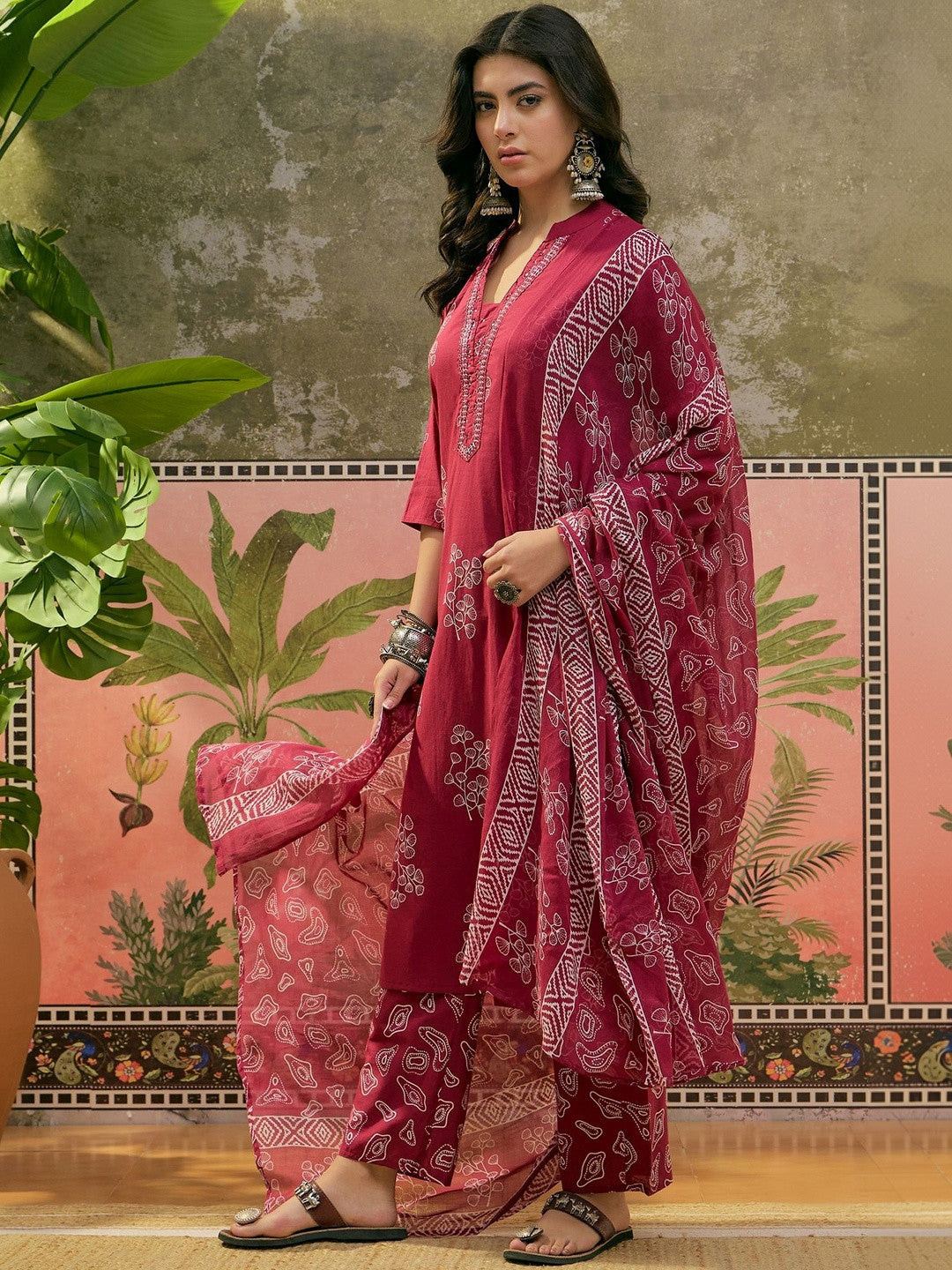 Printed Mandarin Collar Kurta & Trousers With Dupatta