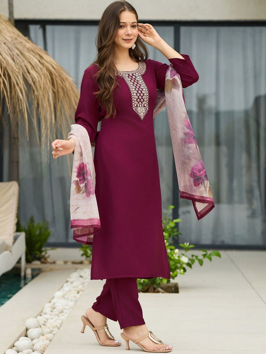 Dhiyona KL Floral Yoke Design Thread Work Kurta With Trousers & Dupatta