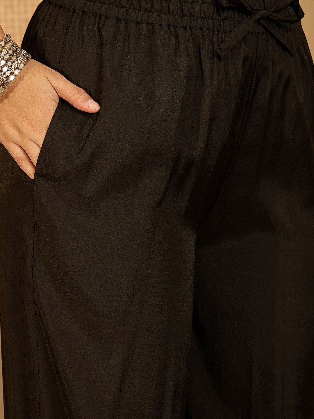 Women Black Embroidered Kurta Sets With Dupatta