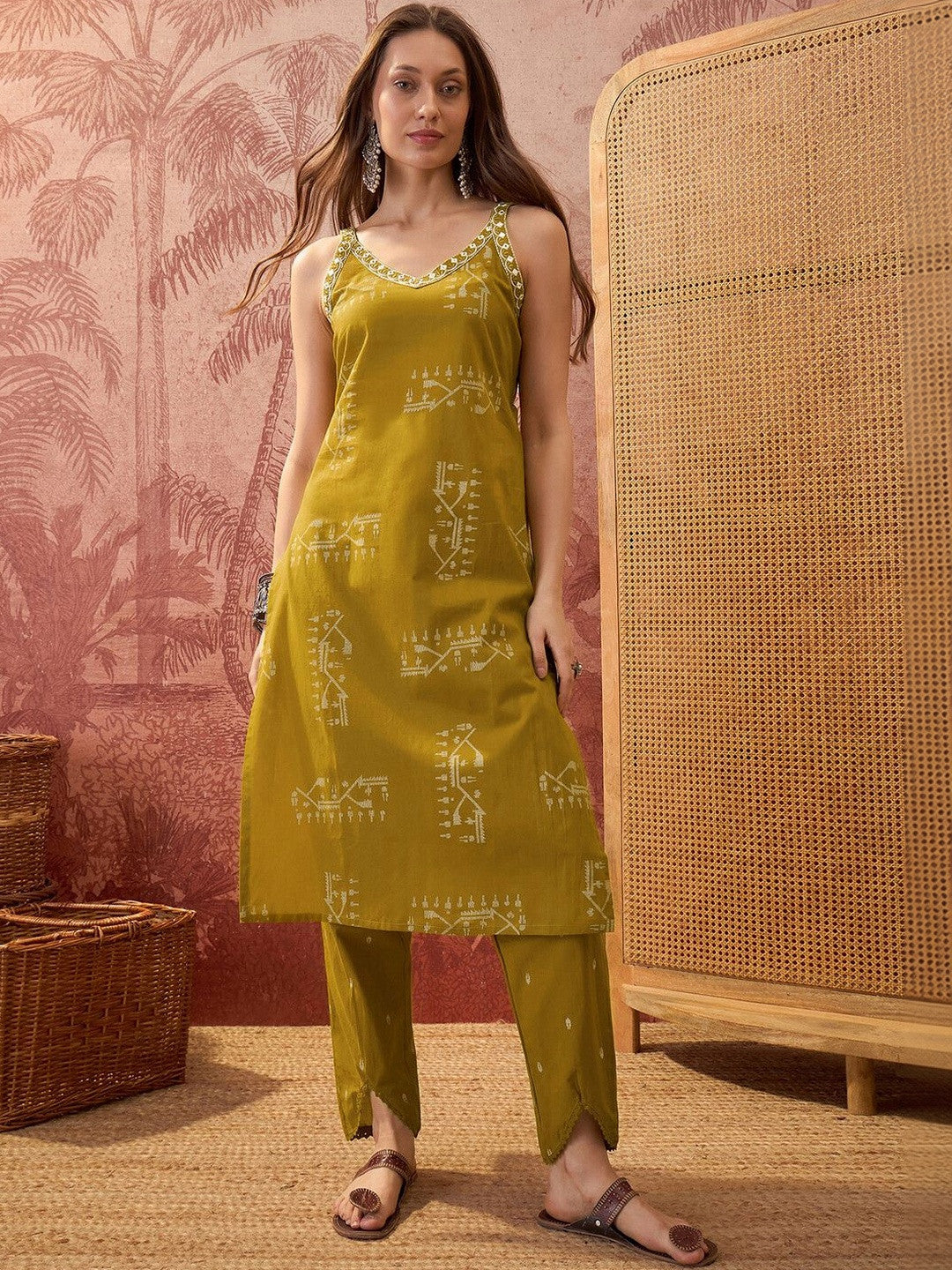 Printed V-Neck Kurta & Trousers With Dupatta