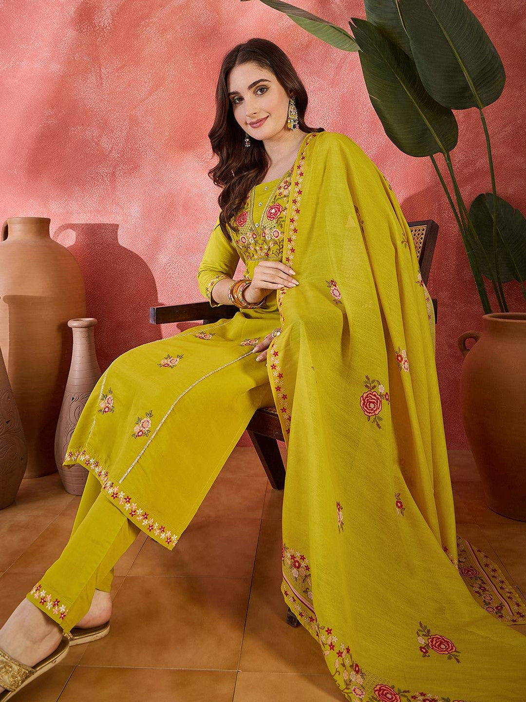 Floral Embroidered Thread Work Straight Kurta with Trouser & Dupatta