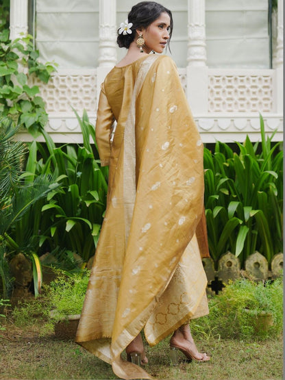 Women Regular Kurta with Trousers & With Dupatta