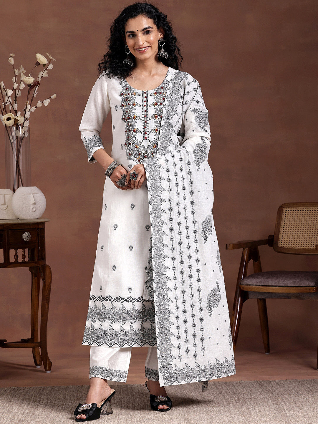 Women Ethnic Motifs Embroidered Regular Thread Work Linen Kurta with Trousers & With Dupatta