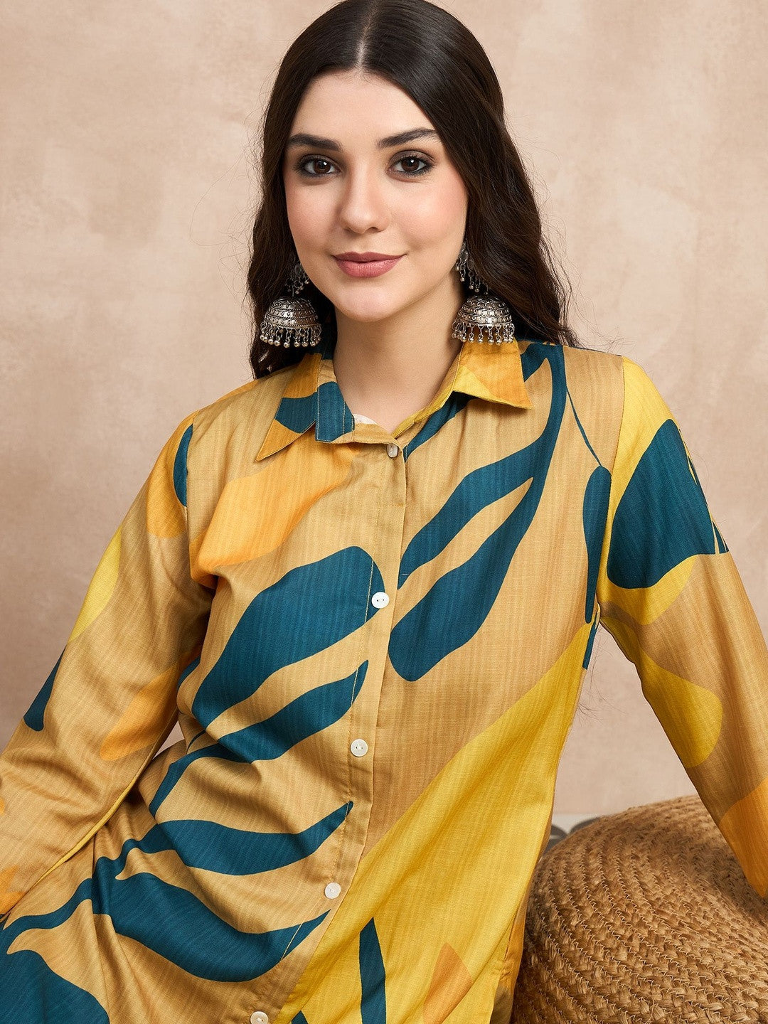 Abstract Printed Shirt Collar Straight Kurta With Trousers