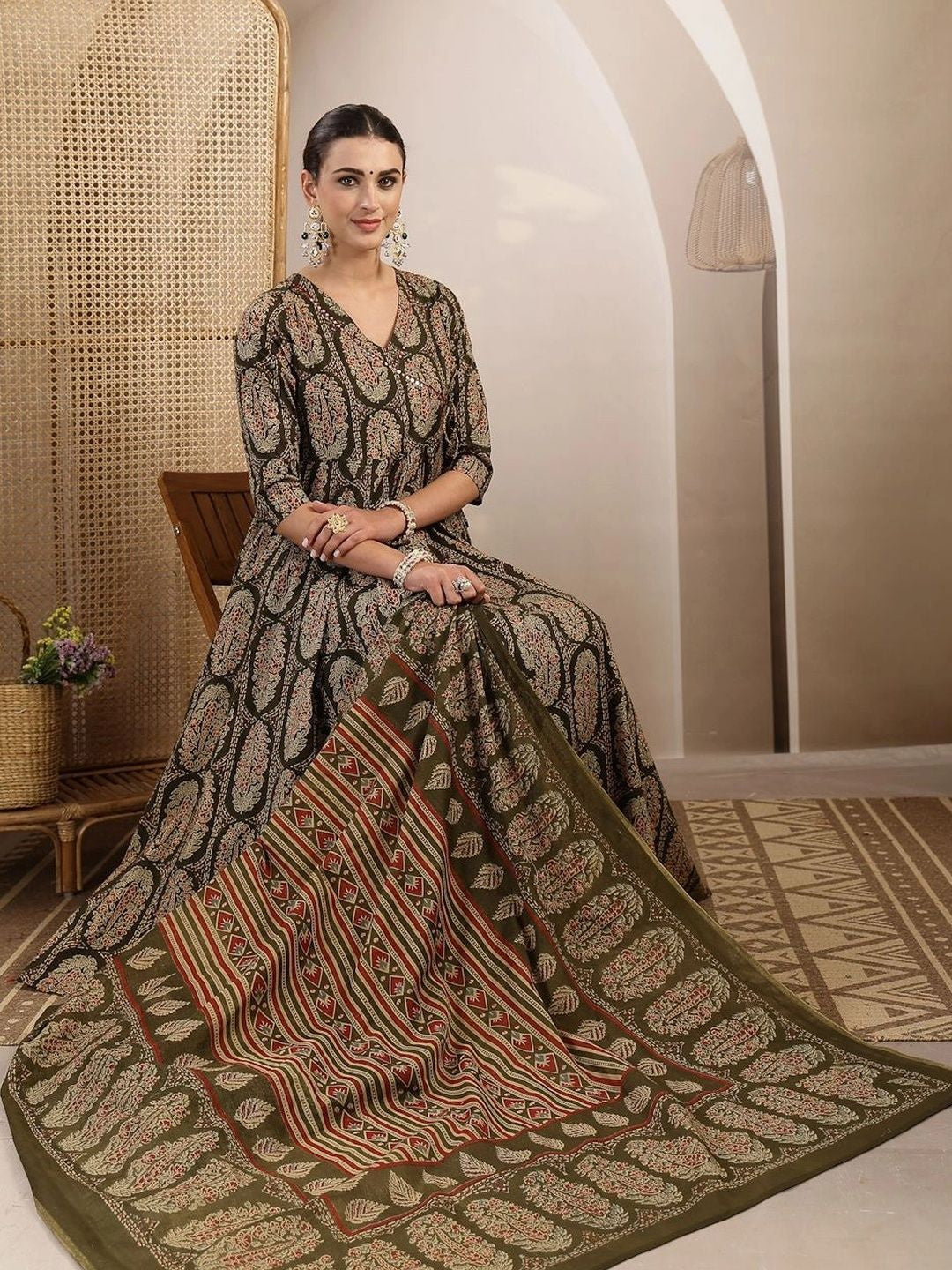 Women Ethnic Motifs Printed Regular Kurta with Trousers & With Dupatta