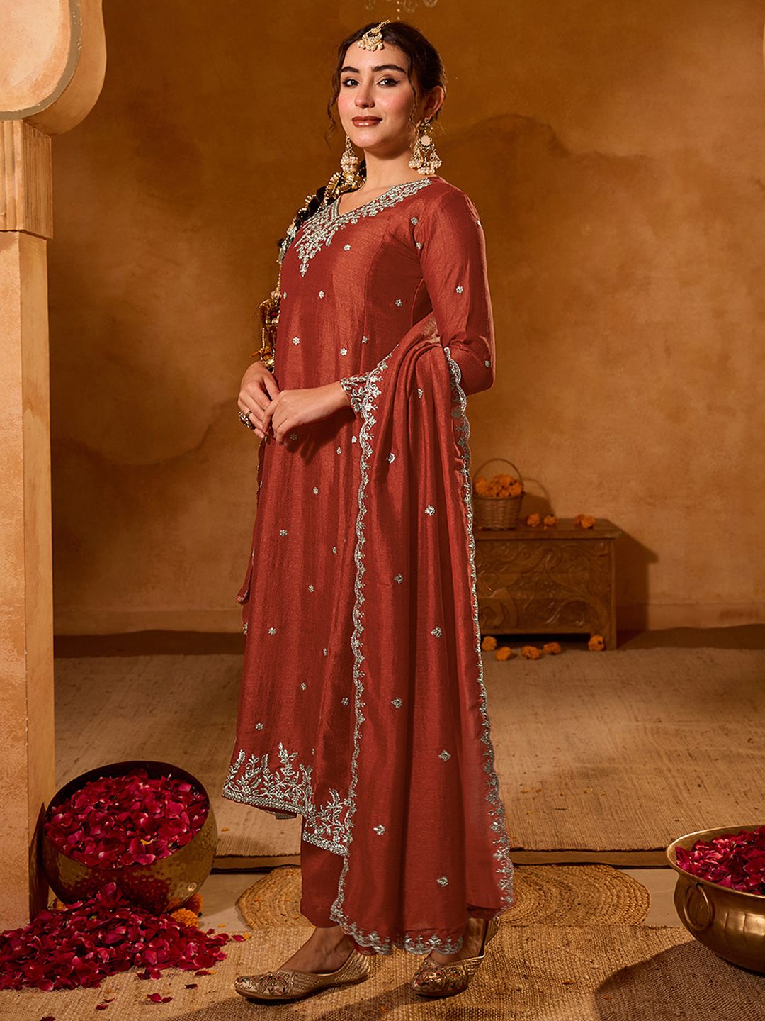 Dhiyona KL Women Ethnic Motifs Embroidered Regular Thread Work Kurta with Palazzos & With Dupatta