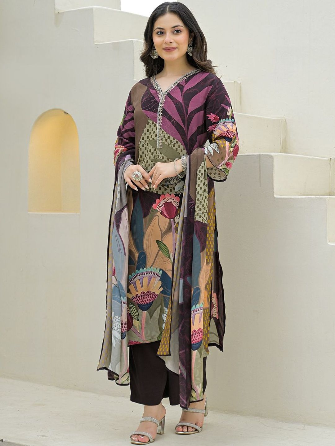 Dhiyona KL Women Printed Silk Crepe Kurta Sets With Dupatta