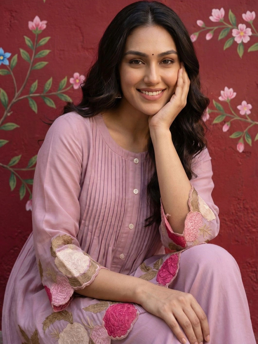 Women Floral Embroidered Regular Thread Work Kurti with Trousers