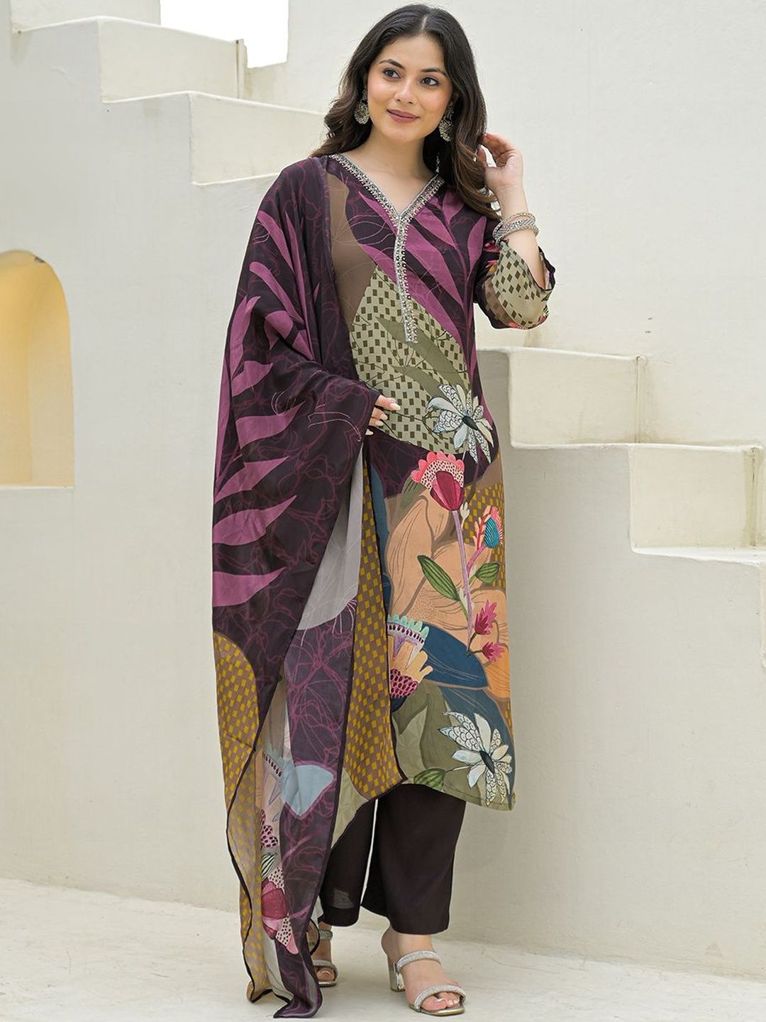 Dhiyona KL Women Printed Silk Crepe Kurta Sets With Dupatta