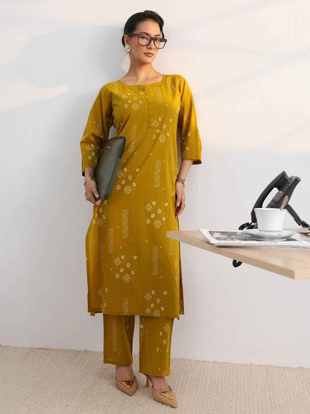 Women Ethnic Motifs Printed Regular Kurta with Trousers
