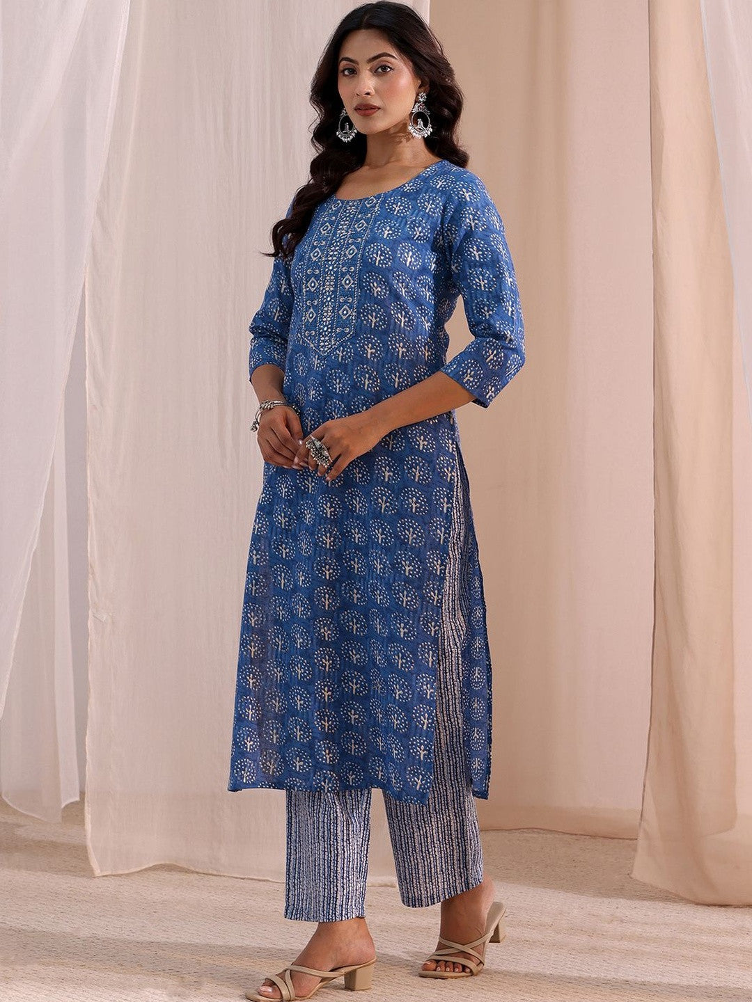 Women Ethnic Motifs Printed Regular Kurta with Trousers & With Dupatta