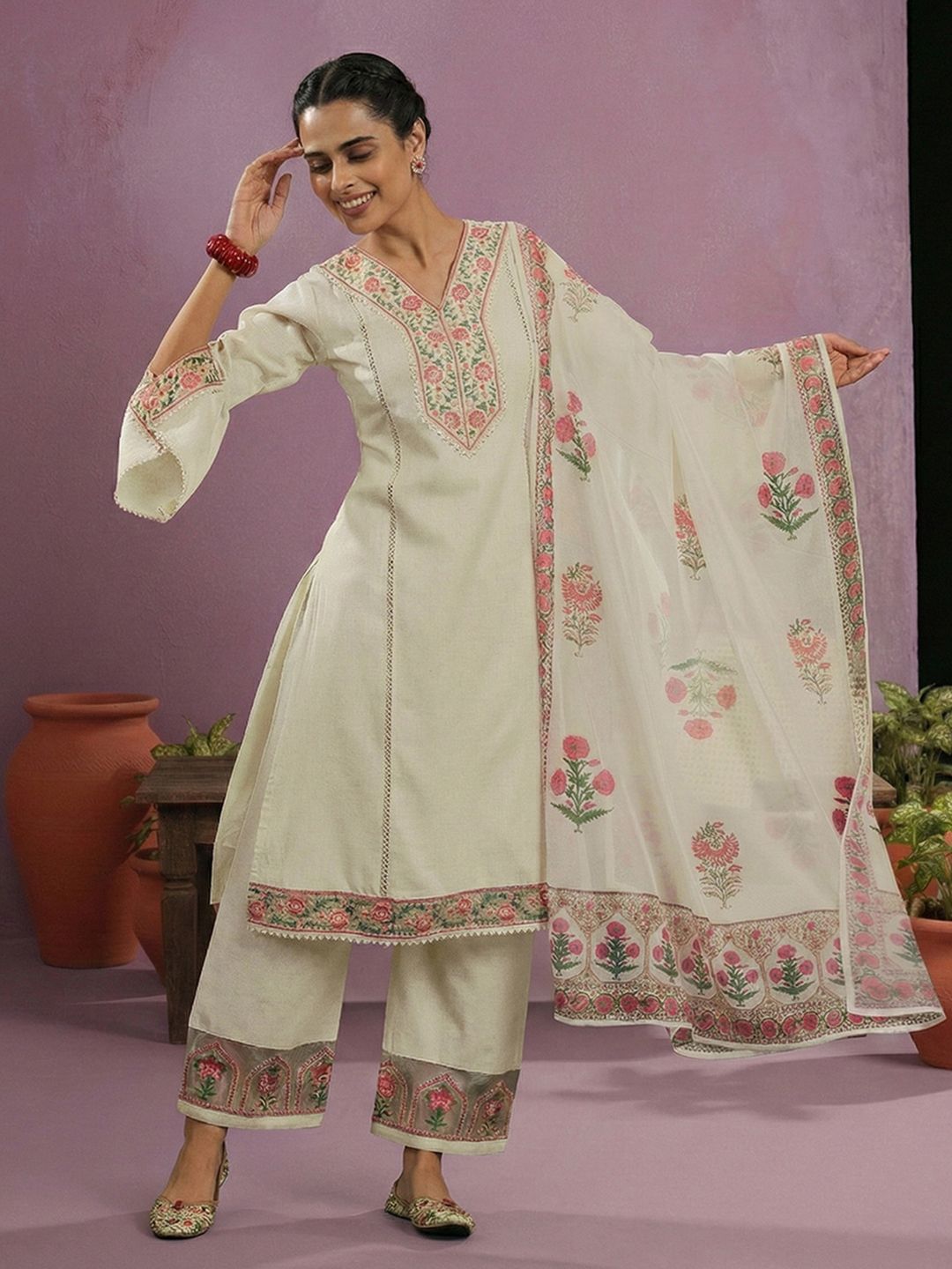 Dhiyona CH Women Floral Embroidered Regular Thread Work Kurta with Trousers & With Dupatta