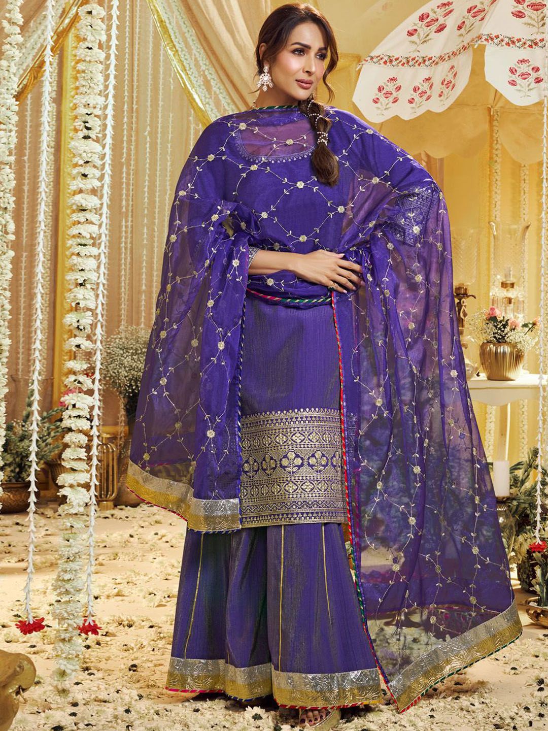 Dhiyona IN Women Floral Embroidered Regular Kurta with Palazzos & With Dupatta