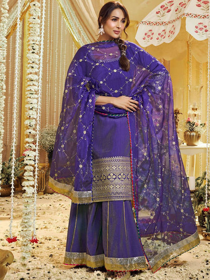 Dhiyona IN Women Floral Embroidered Regular Kurta with Palazzos & With Dupatta
