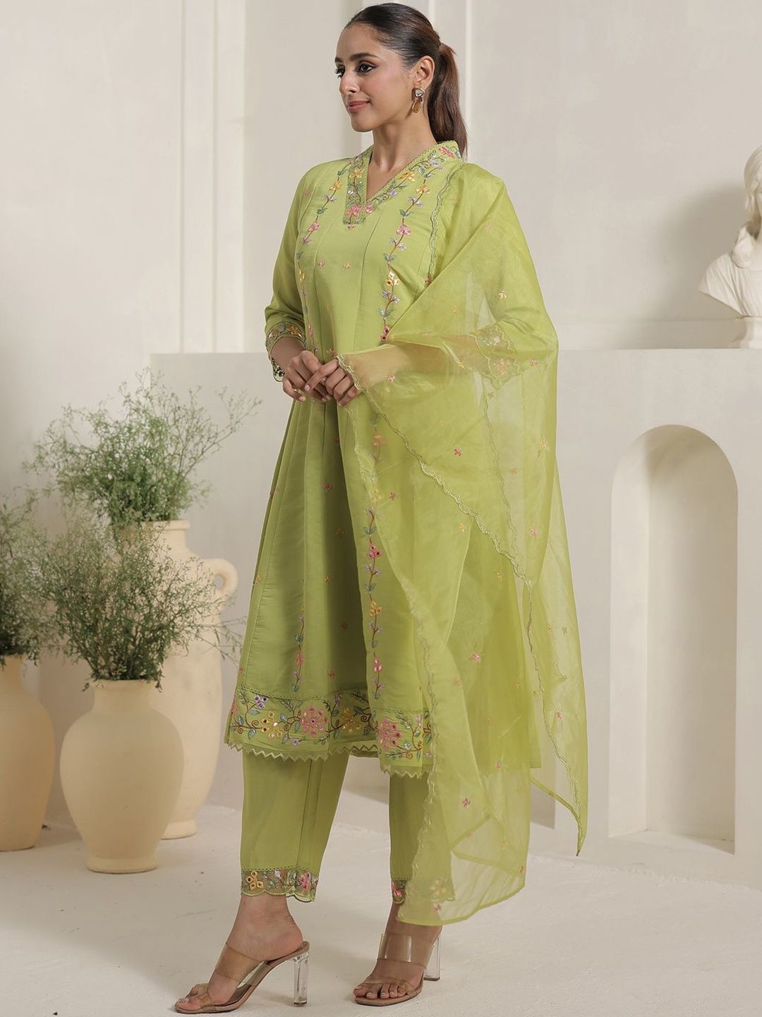 Floral Embroidered Thread Work Kurta With Trousers & Dupatta