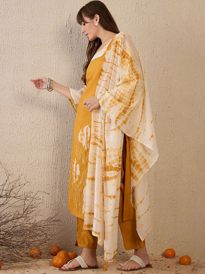 Dhiyona IE Women Floral Embroidered Regular Beads and Stones Kurta with Trousers & With Dupatta