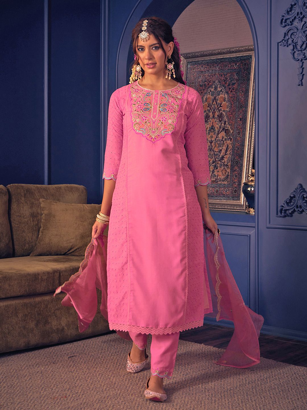 Dhiyona CH Women Floral Embroidered Sequinned Kurta with Trousers & Dupatta