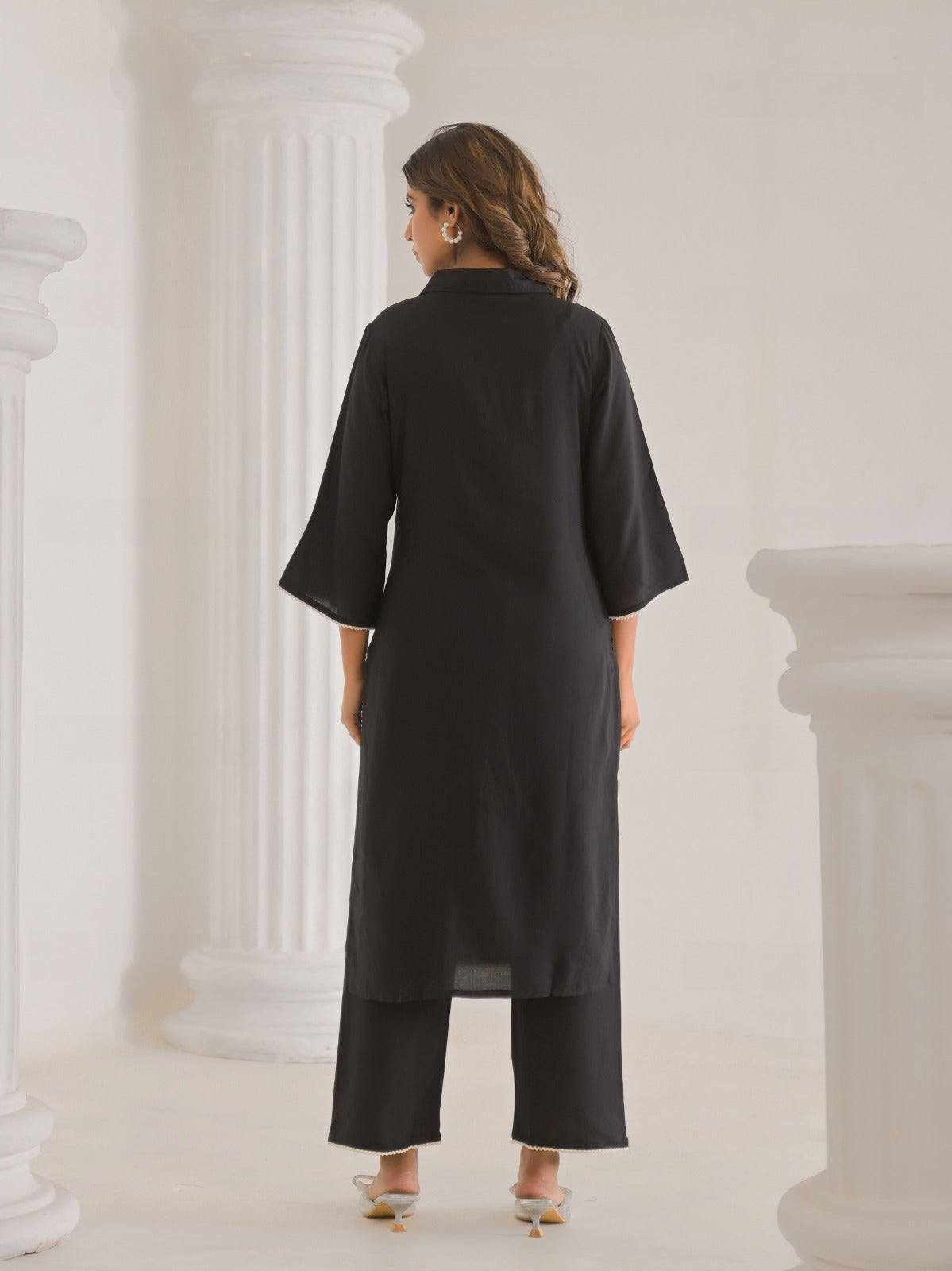 Kara Onyx Embroidered Kurta Pant Set