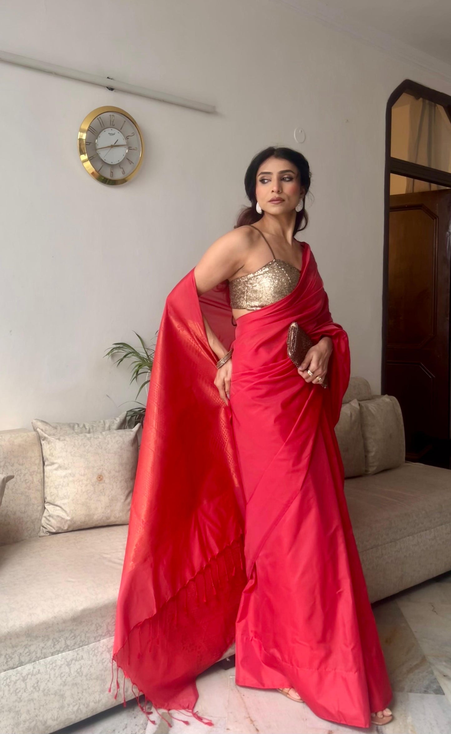Dhiyona ST Solid Red Saree with Woven Jacquard Pallu in Gold & Self Blouse Fabric