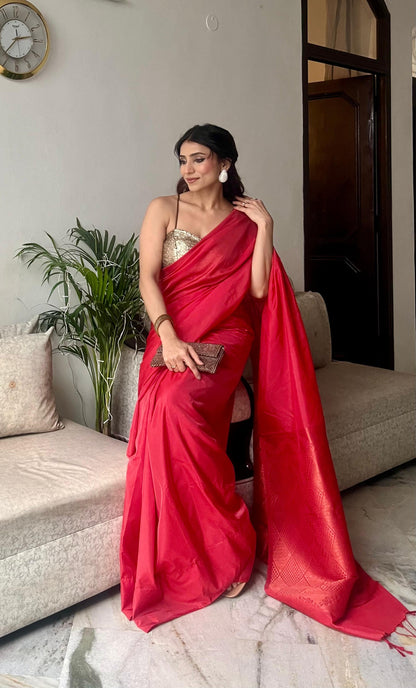 Dhiyona ST Solid Red Saree with Woven Jacquard Pallu in Gold & Self Blouse Fabric