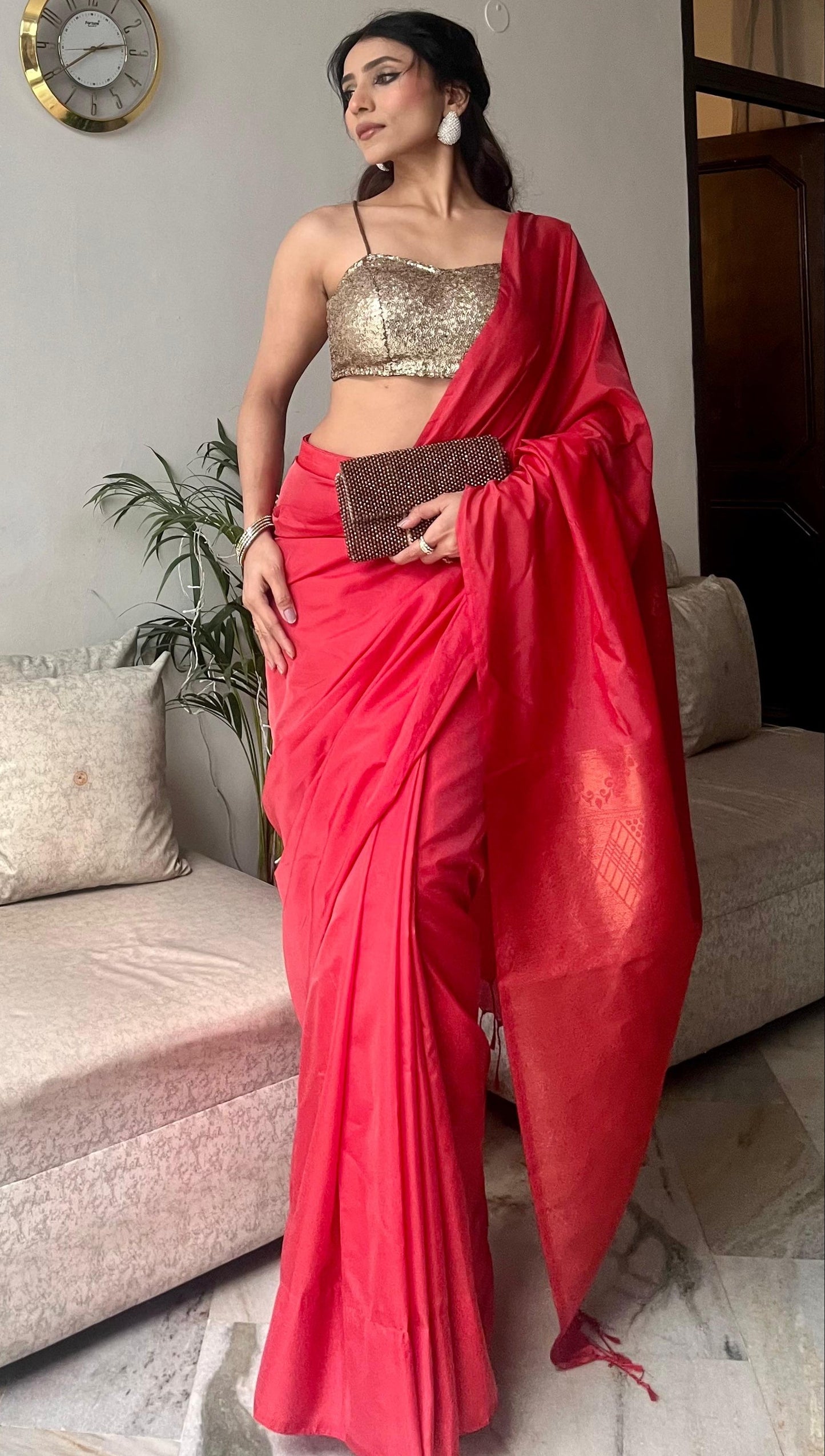 Dhiyona ST Solid Red Saree with Woven Jacquard Pallu in Gold & Self Blouse Fabric