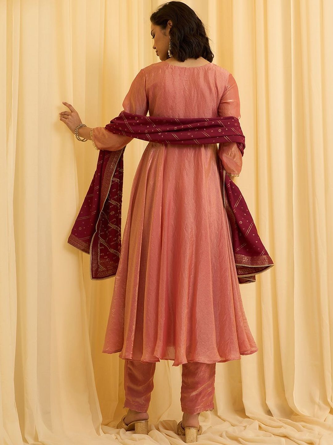 Dhiyona CH Embroidered Kurta Set With Jacquard Dupatta