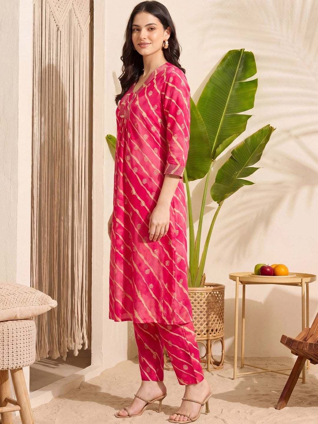 Women Leheriya Printed Regular Kurta with Trousers