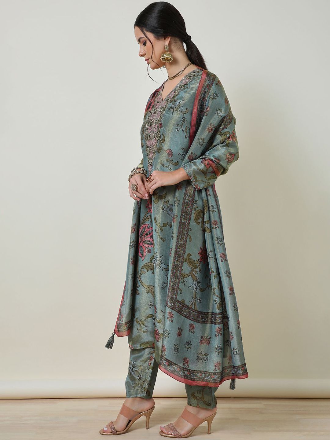 Dhiyona SO Women's Women Ethnic Motifs Embroidered Regular Thread Work Kurta with Trousers & With Dupatta