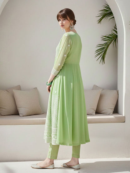 Dhiyona CH Women Floral Embroidered Panelled Thread Work Kurta with Trousers