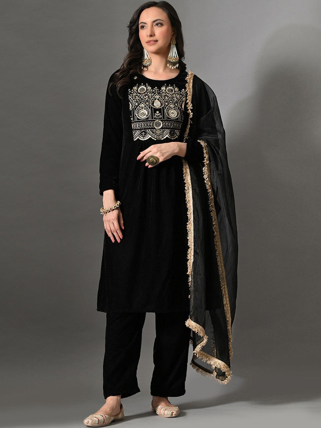 Dhiyona SN Women Black Velvet Embroidered Long Sleeve Kurta Set with Organza Dupatta