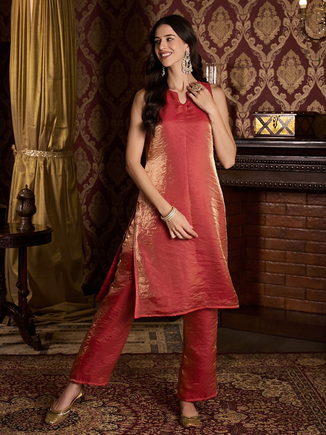 Dhiyona CH Women Textured Regular Kurta with Trousers