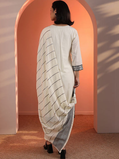 Women Ethnic Motifs Printed Regular Kurta with Trousers & With Dupatta