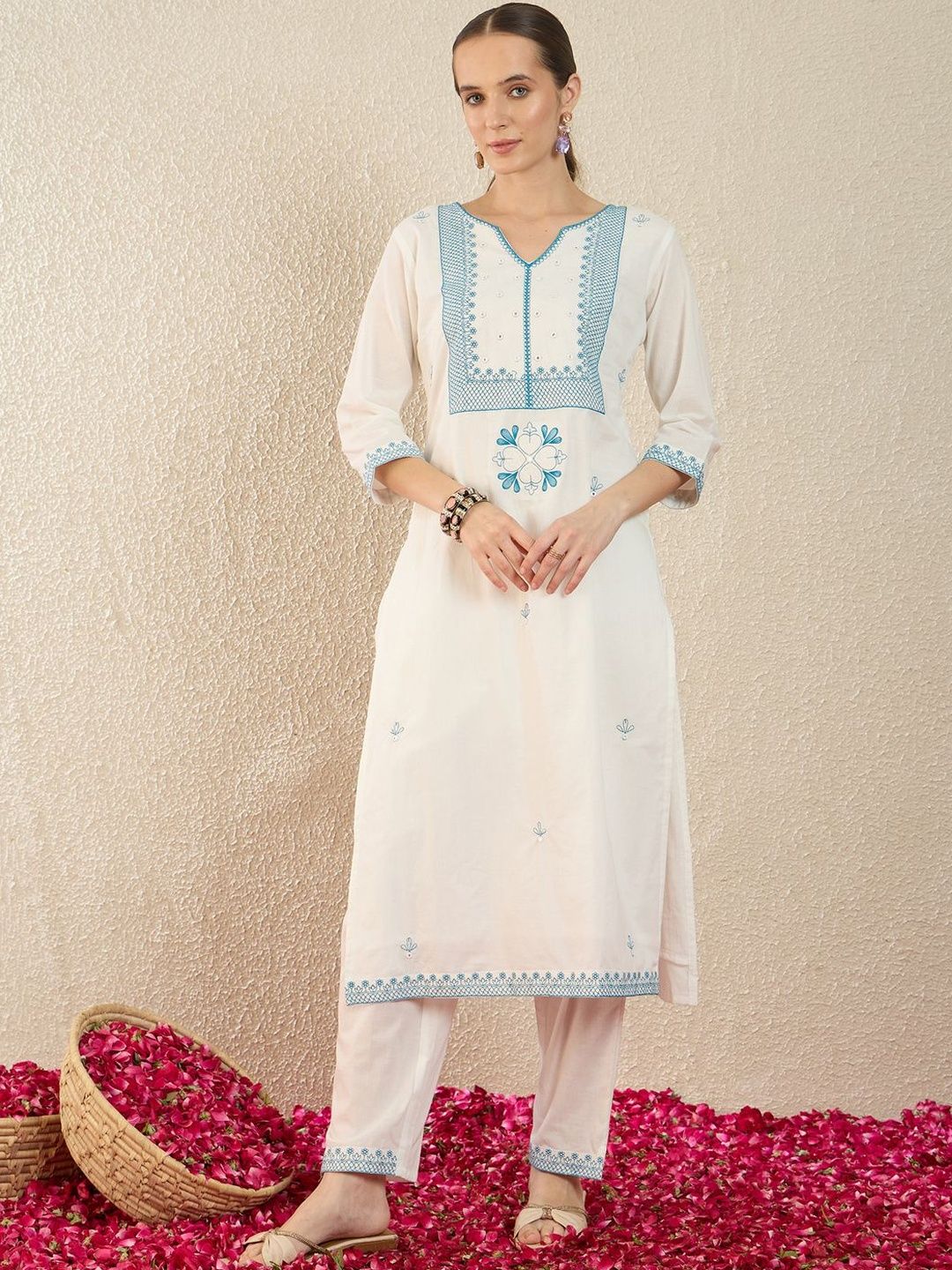 Women Ethnic Motifs Embroidered Regular Thread Work Pure Cotton Kurta with Trousers & With Dupatta