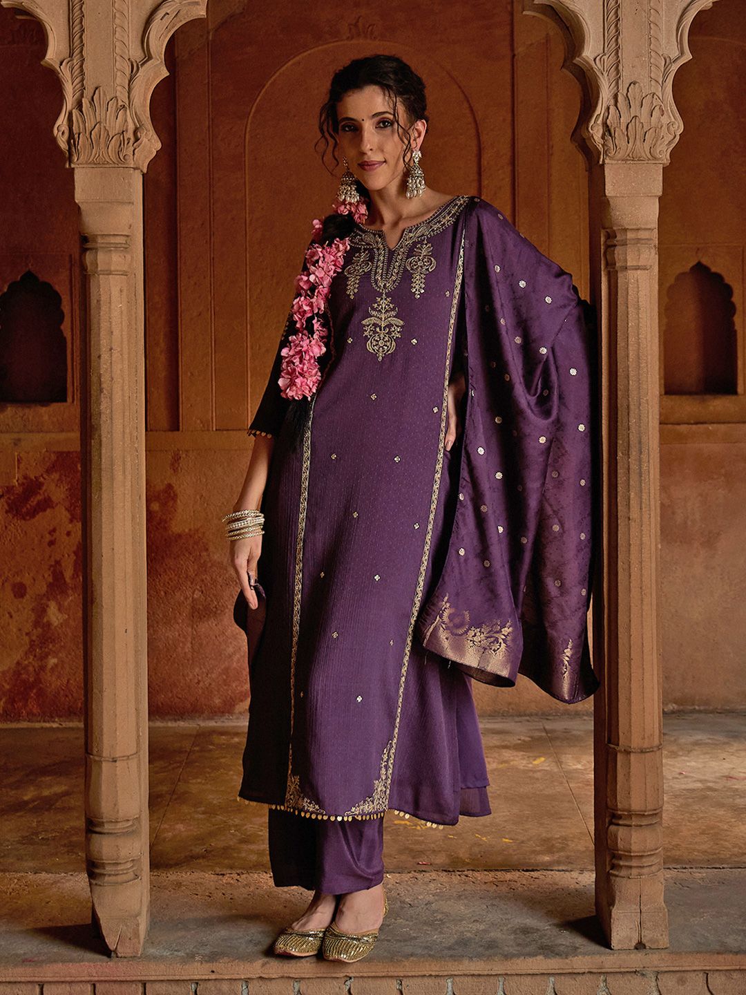 Dhiyona CH Women Floral Embroidered Kurta with Trousers & Dupatta