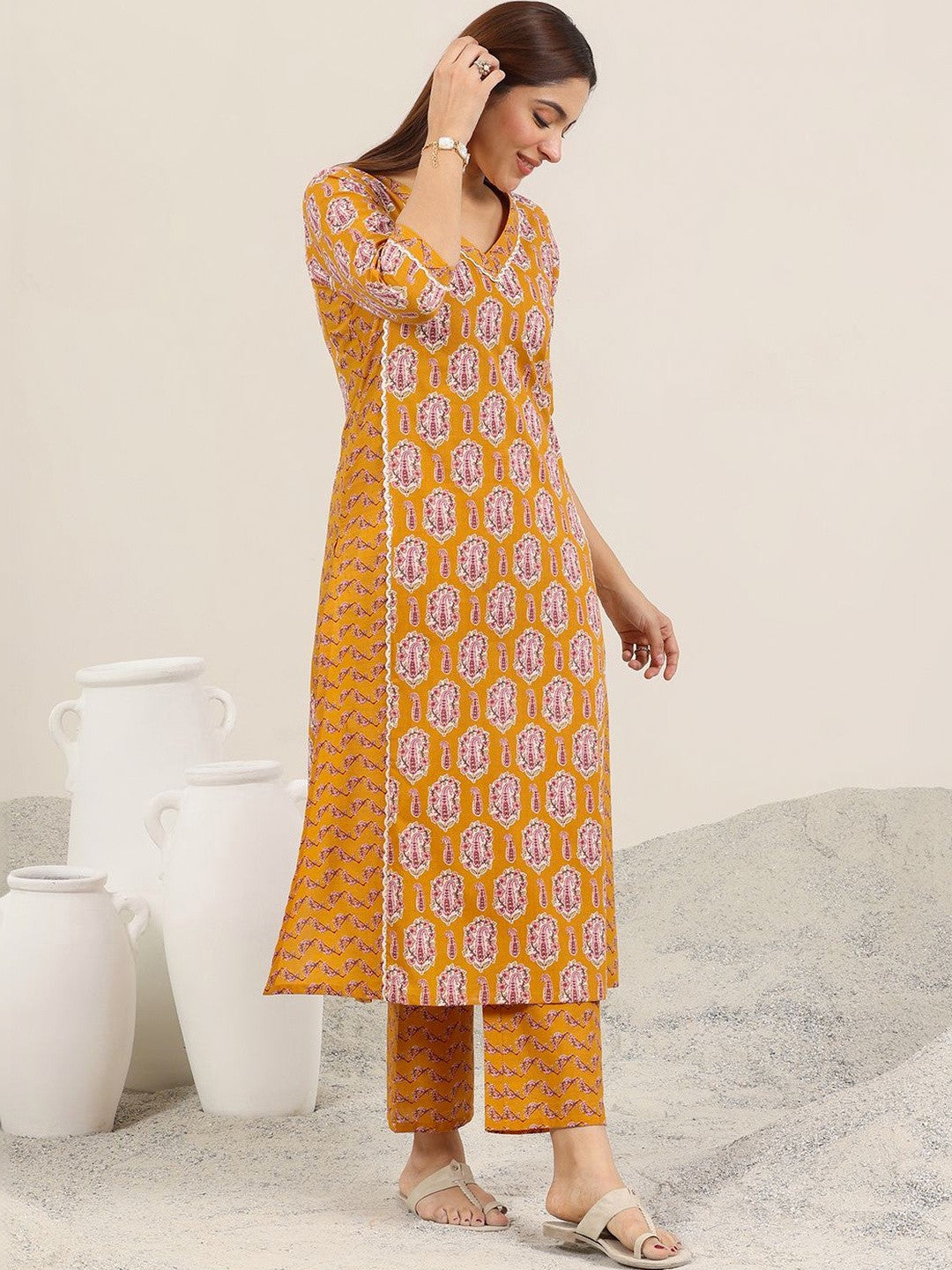 Women Ethnic Motifs Printed Regular Kurta with Trousers