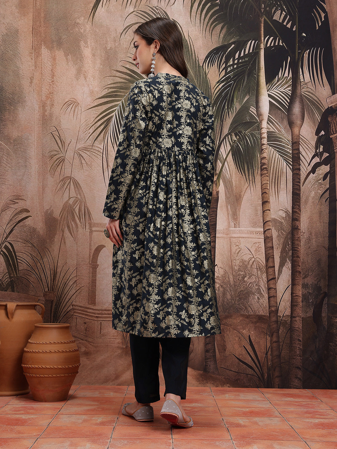 Floral Printed Regular Kurta with Trousers