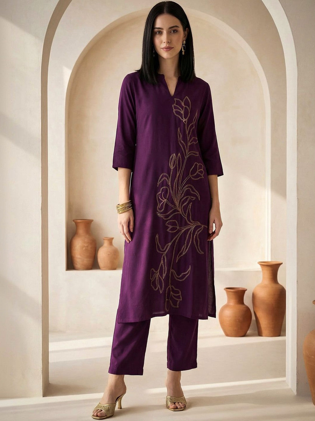Women Floral Embroidered Regular Thread Work Kurta with Trousers