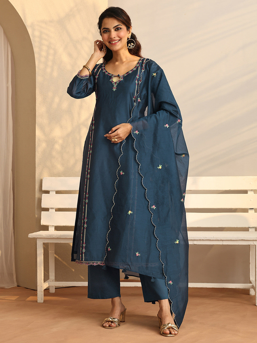 Women Ethnic Motifs Embroidered Regular Thread Work Kurta with Trousers & With Dupatta