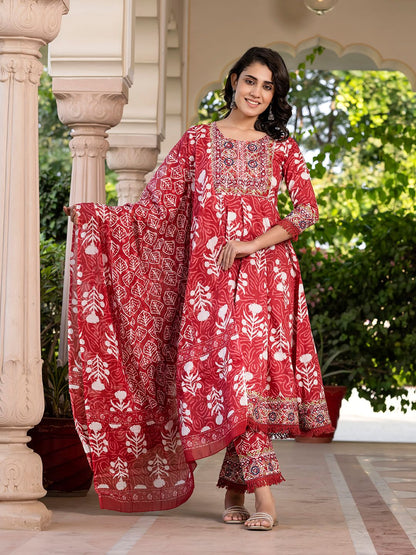 Dhiyona KL Women Floral Printed Regular Pure Cotton Kurta with Palazzos & With Dupatta