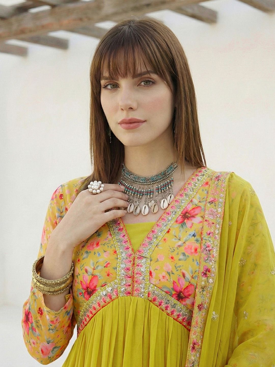 Dhiyona CH Women Floral Printed Panelled Kurta with Trousers & With Dupatta
