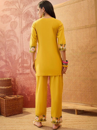 Women Floral Embroidered Regular Thread Work Pure Cotton Kurta with Trousers