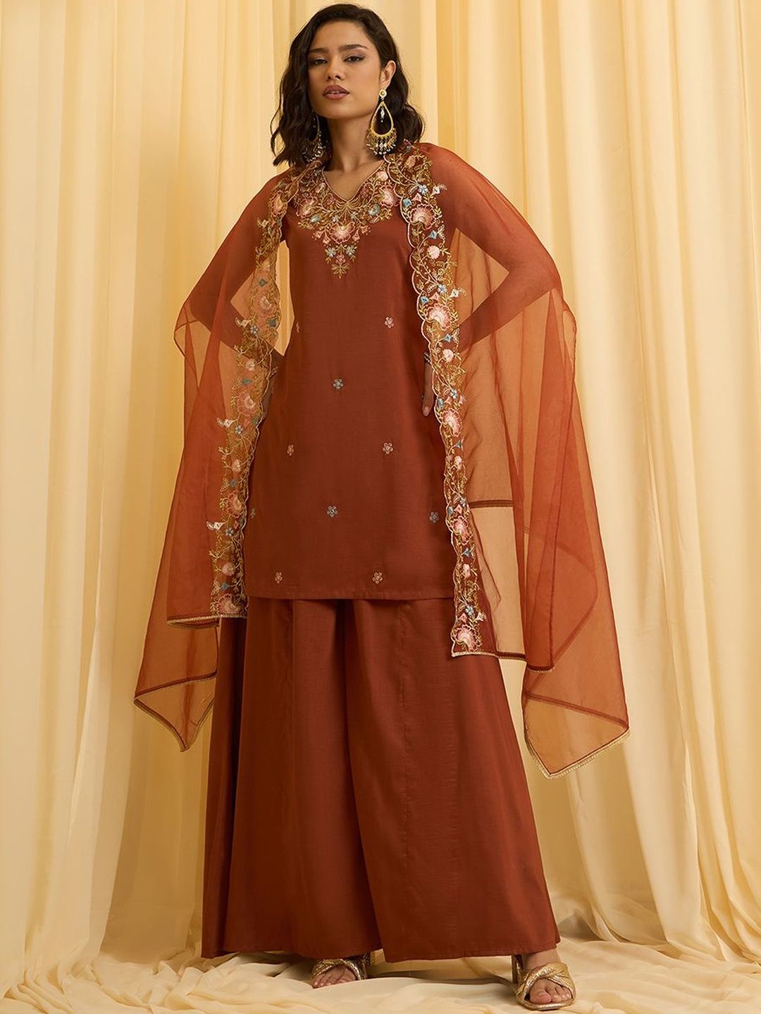 Dhiyona CH Floral Embroidered Regular Thread Work Kurta with Palazzos & Cape Dupatta