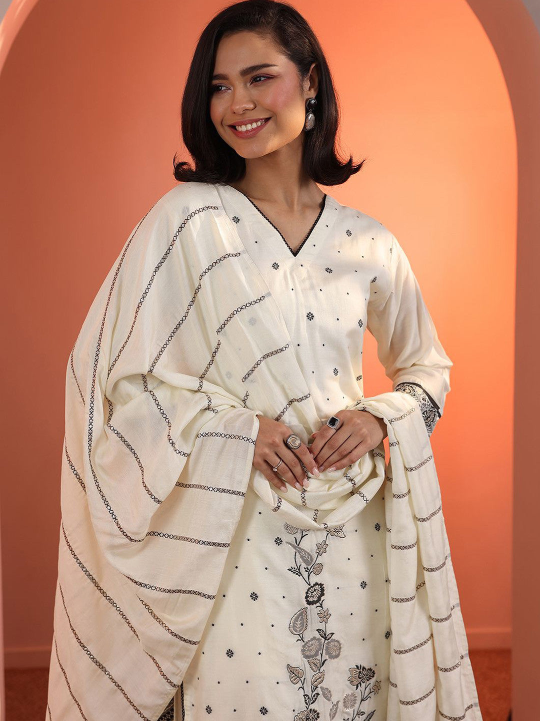 Women Woven Design Embroidered Kurta with Trousers & Dupatta