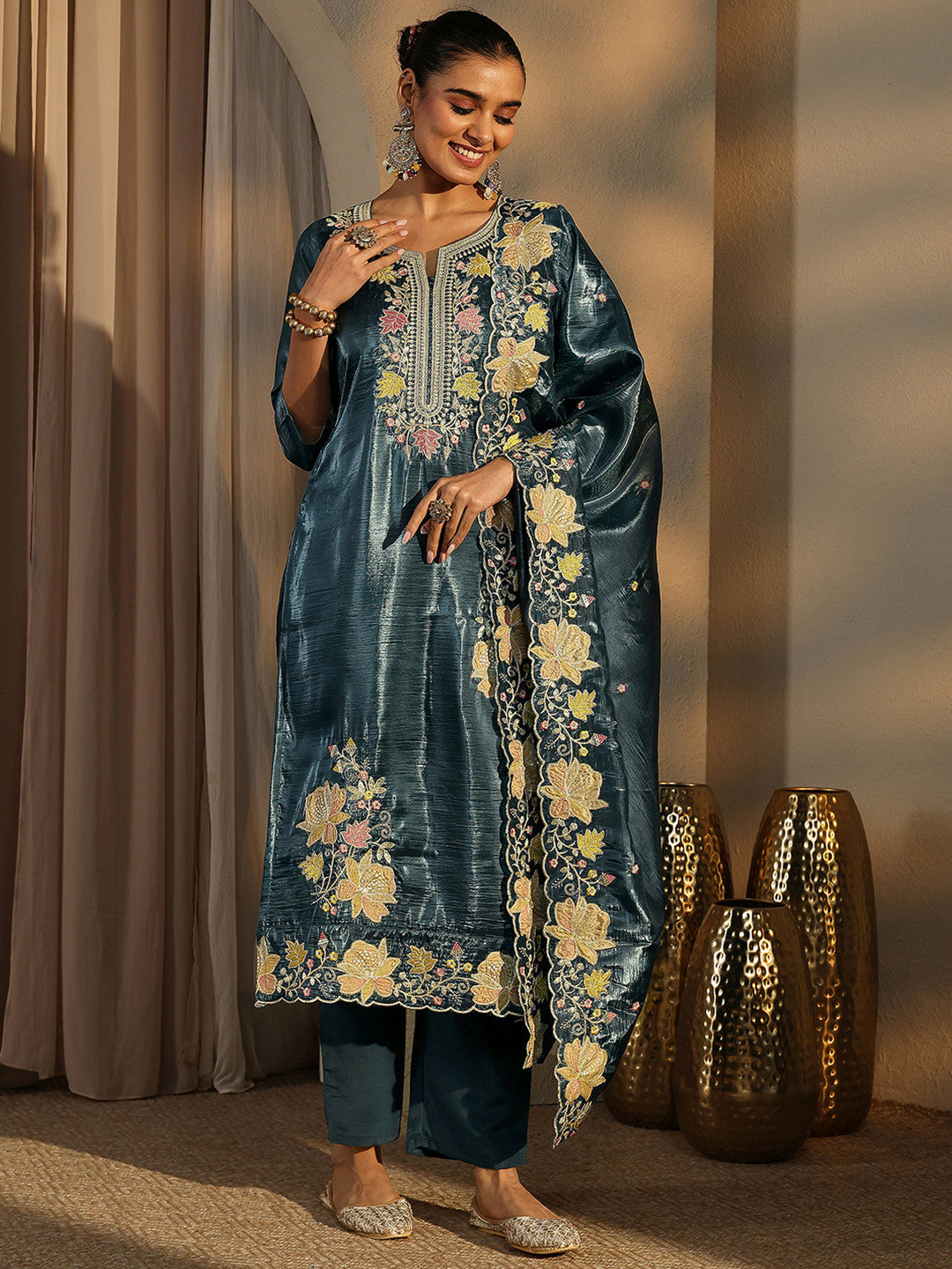 Women Floral Embroidered Regular Kurta with Trousers & With Dupatta
