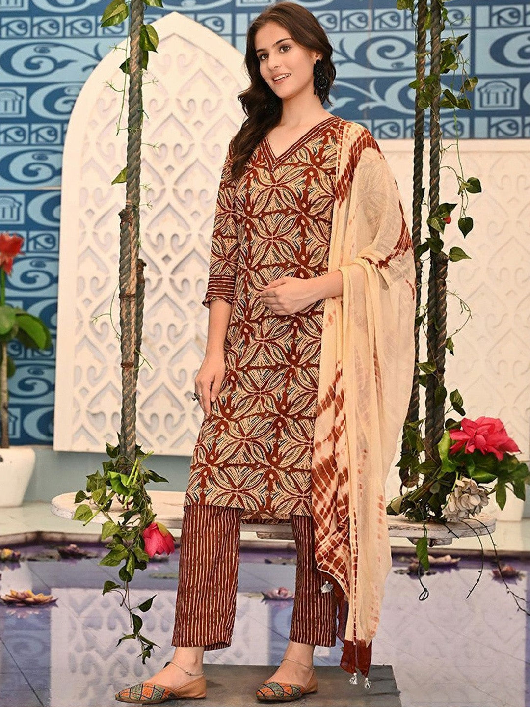 Ethnic Motifs Printed Thread Work Pure Cotton Kurta With Trousers & Dupatta
