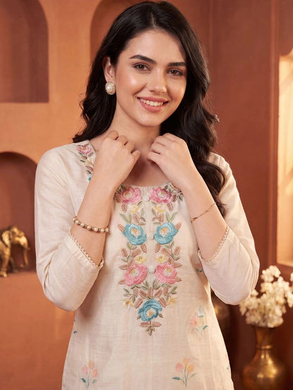 Women Floral Printed Regular Thread Work Linen Kurta with Trousers & With Dupatta