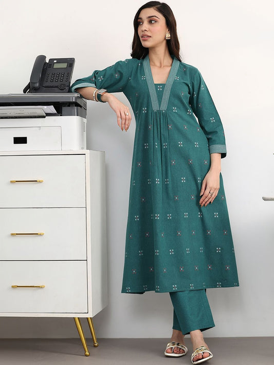 Women Ethnic Motifs Pleated Kurta with Trousers